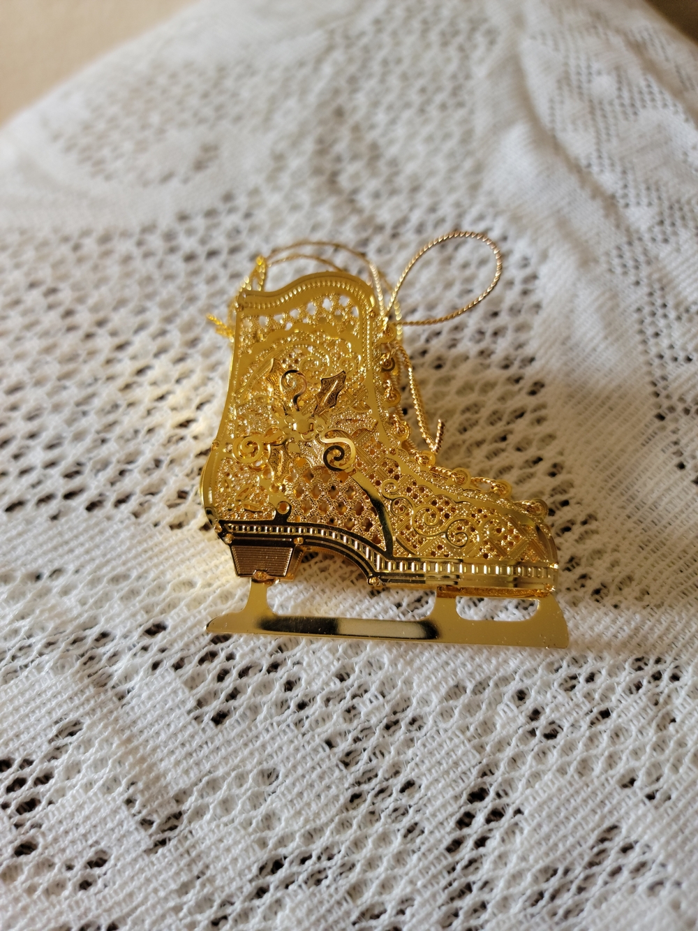 Danbury Mint Gold Filigree Ice Skate Ornament